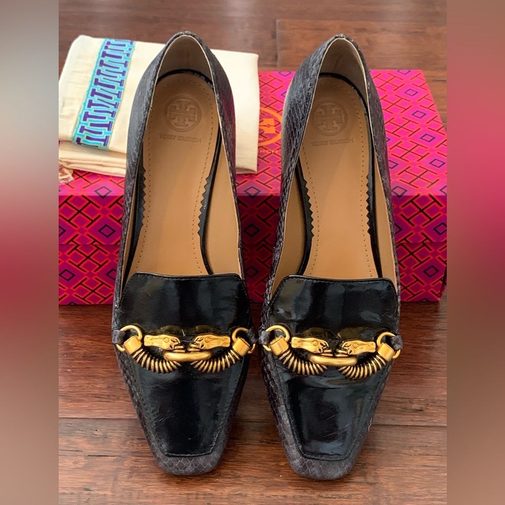 TORY BURCH 
Jessa 25mm Loafer Stamped Snake Printed Leather